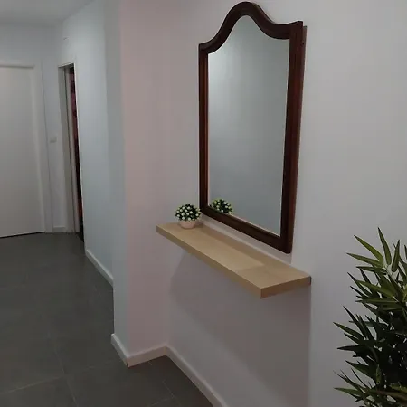 Centrico Luceros لقنت